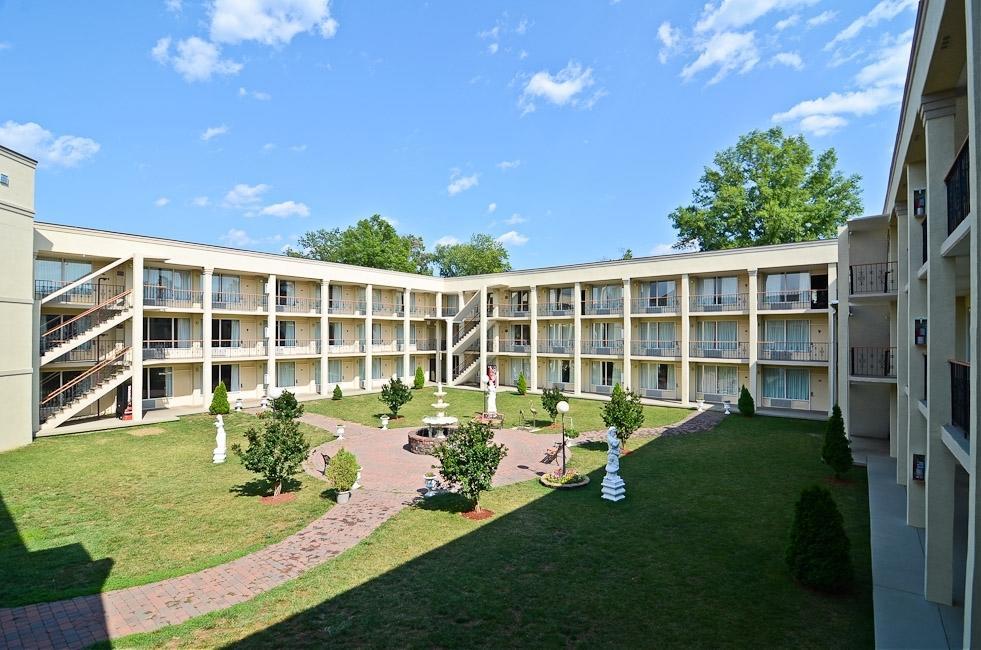 Stayapt Suites Alexandria-Fort Belvoir Bagian luar foto