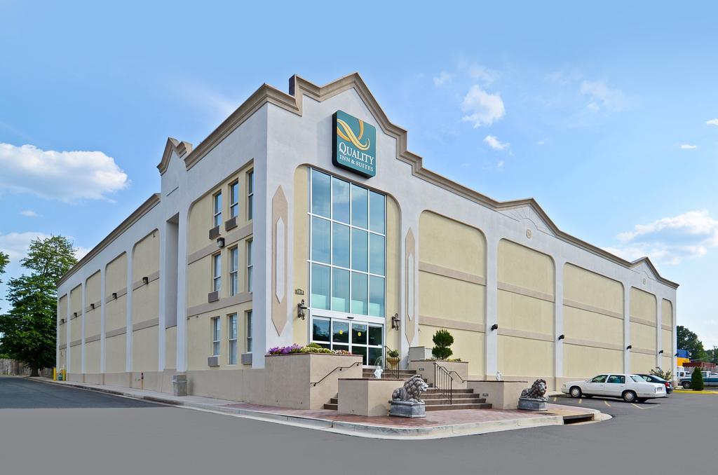 Stayapt Suites Alexandria-Fort Belvoir Bagian luar foto